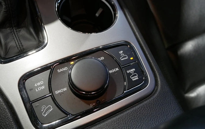 Jeep Grand Cherokee cena 159900 przebieg: 79400, rok produkcji 2020 z Grybów małe 631